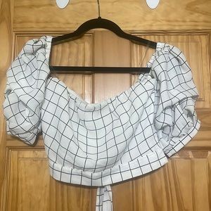 DO BE top never worn